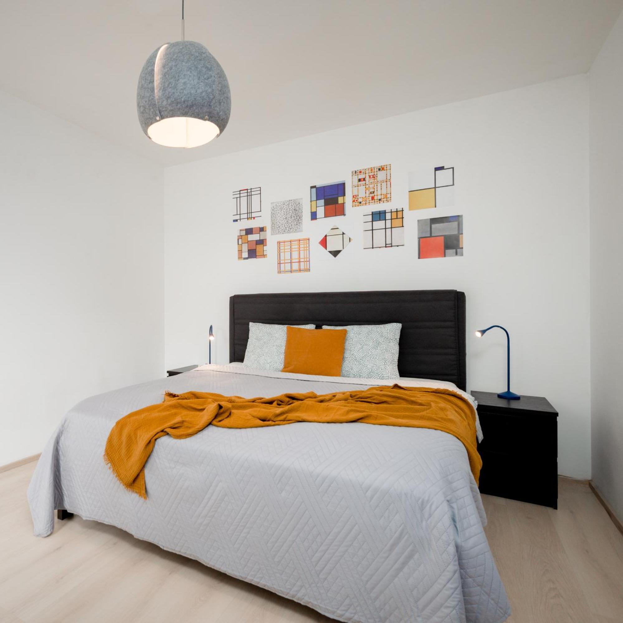 The Sunny Riverside Flat Daire