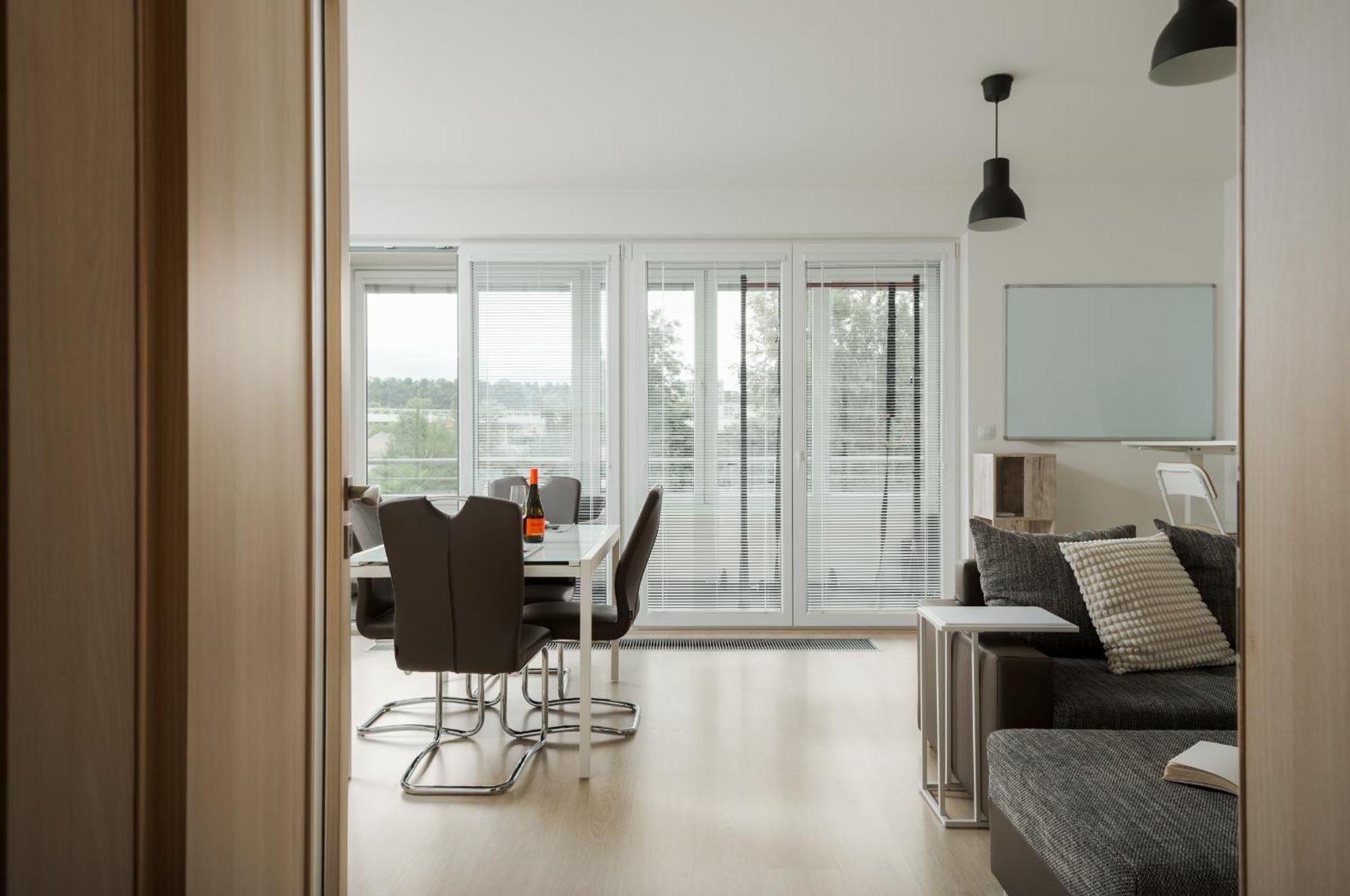 The Sunny Riverside Flat Prag